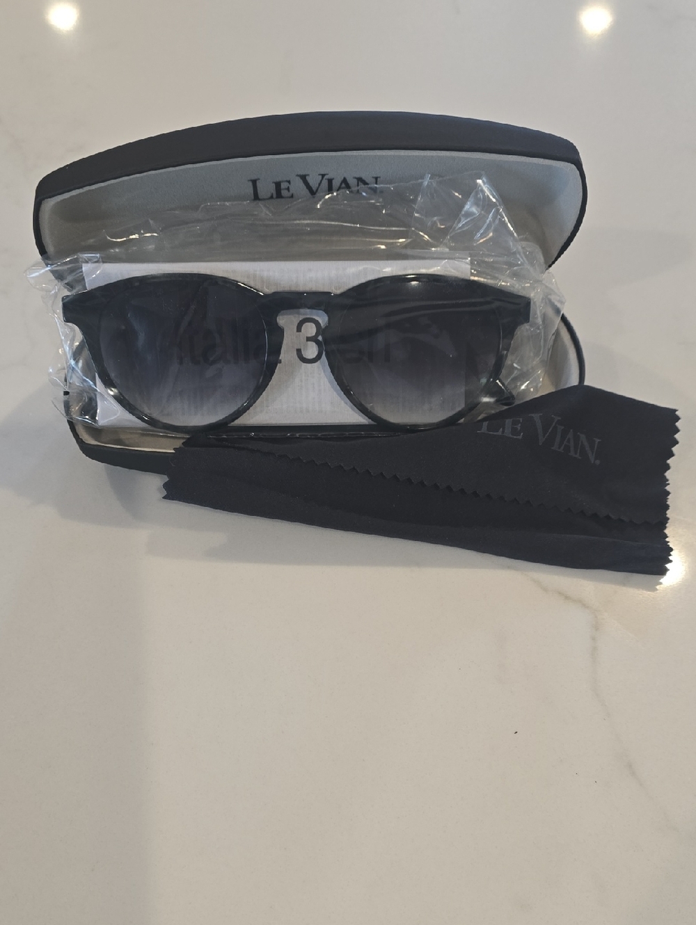 NWT Le Vian Sunglasses w/ Case